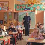 Bezpieczna droga do szkoły – spotkania z policjantem